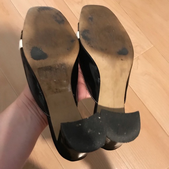 Tahari Sandals 👡 with buckle.Bundle promo: send offer - 5 items for $35 🌸 - Picture 4 of 7